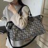 221933ad-1aac-46ce-a7eb-a34a29ee1400-Max-Origin.jpg Patterned Large Capacity Travel Bag