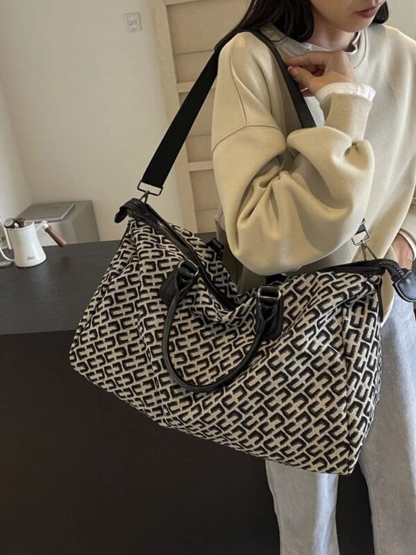 2df8f7f7-5892-4483-a1af-20be18b5c83a-Max-Origin.jpg Patterned Large Capacity Travel Bag