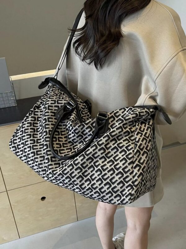 3ce0c72a-7741-4779-9f47-2c0333a5f811-Max-Origin.jpg Patterned Large Capacity Travel Bag