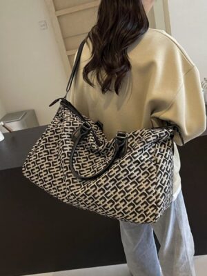 6b68d168-906c-4b1d-9f3f-fb61fc68a016-Max-Origin.jpg Patterned Large Capacity Travel Bag
